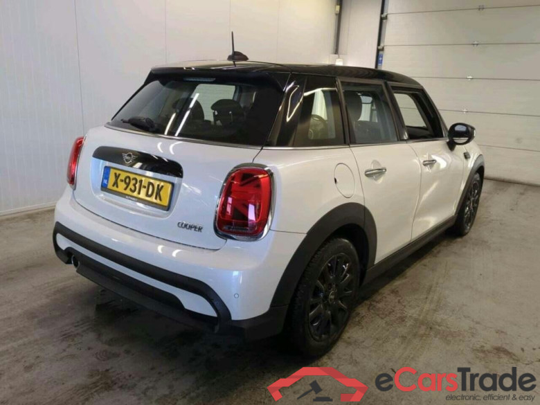 Mini 5-deurs 1.5 Cooper Camden #2