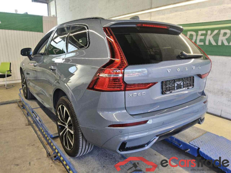 Volvo XC60 (03.2017->) DE - SUV5 B5 (Benzin) AWD EU6d, Ultimate Dark Mild-Hybrid, (Facelift) 2022 - 202 #4
