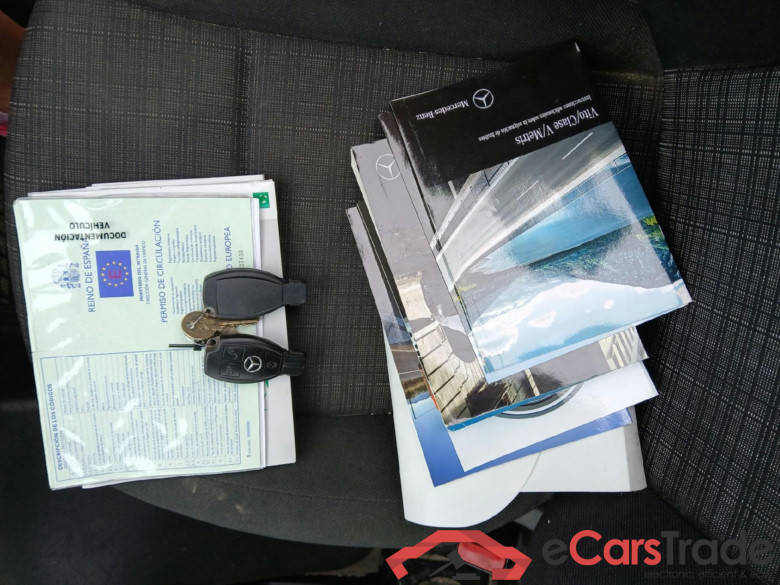 MERCEDES-BENZ Vito / 2014 / 4P / furgón 111 CDI Larga #5