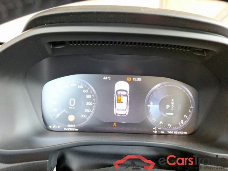VOLVO XC40 / 2017 / 5P / SUV T4 PLUG-IN HYBRID AUTO RECH INSCRIP EXPR #4