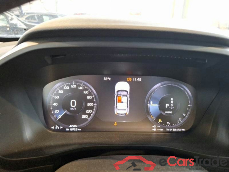 VOLVO XC40 / 2021 / 5P / SUV T5 RECHARGE PLUG-IN AUTO PLUS BRIGHT #4