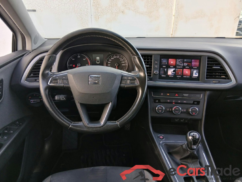 SEAT León / 2016 / 5P / berlina con portón 1.6 TDI 85kW S&S Style Visio Ed Nav (AC) #3