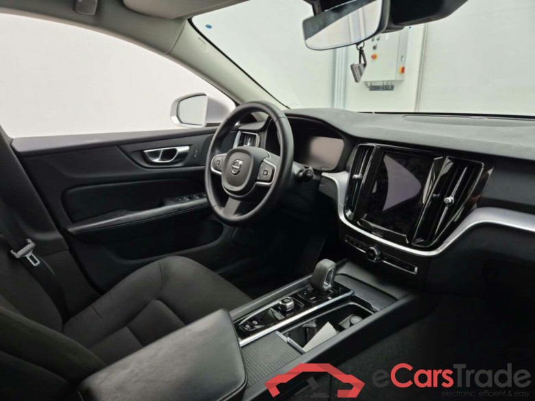 VOLVO V60 2.0 B3 MOMENTUM PRO #3