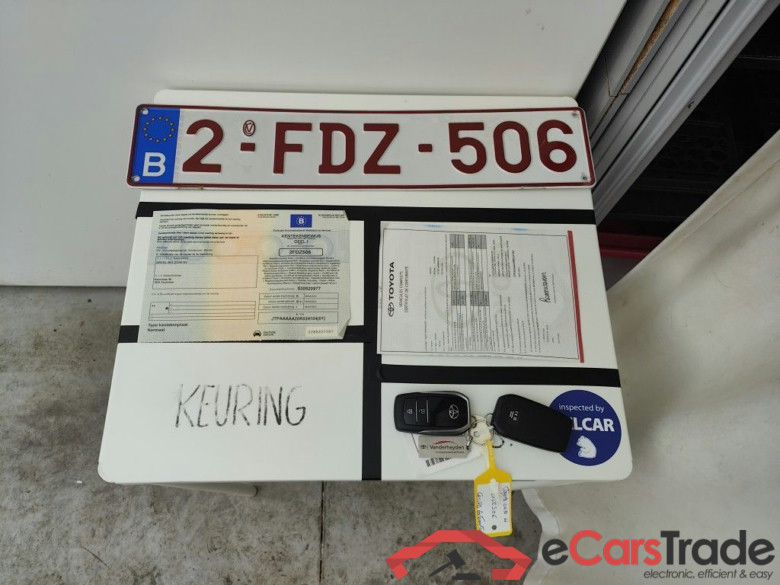 Toyota C-HR 1.8 Hybrid Dynamic Plus Mono-Tone E-CVT 5d #4