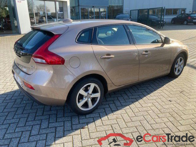 VOLVO V40 1.6 D2 Kinetic #4