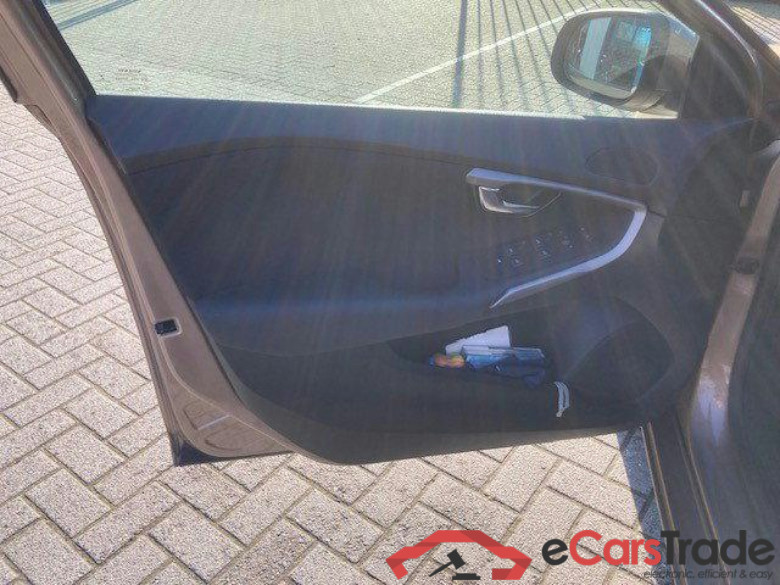 VOLVO V40 1.6 D2 Kinetic #5