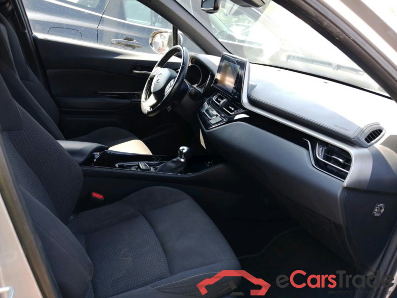 TOYOTA C-HR / 2016 / 5P / todoterreno 1.8 125H Advance (CX) #6