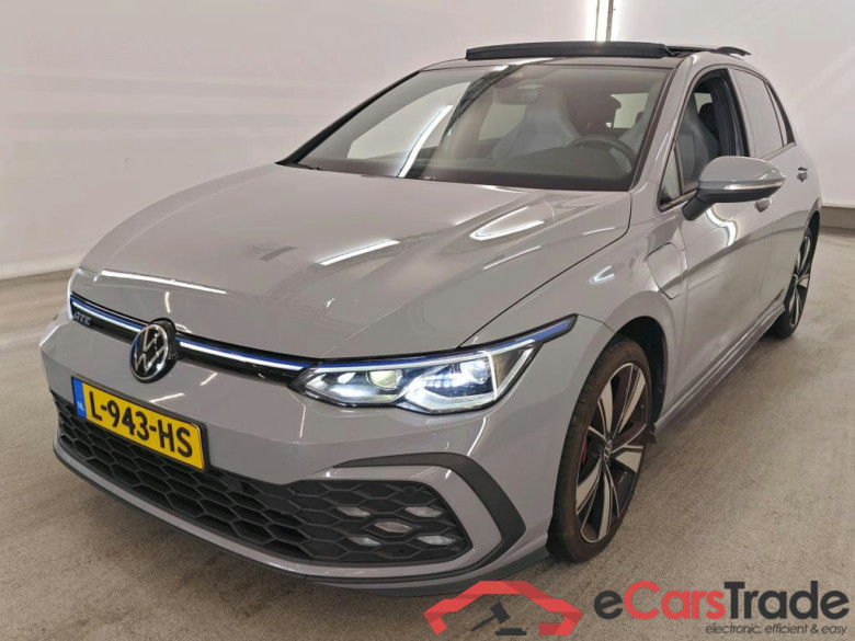 Volkswagen Golf 1.4 eHybrid 180kW DSG GTE 5d + Pano, Winter pakket, LED matrix. #1