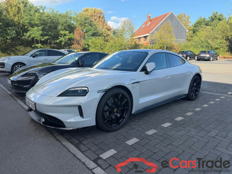 PORSCHE Taycan  #1
