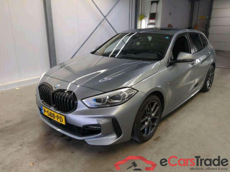BMW 1-serie 120i Executive #1