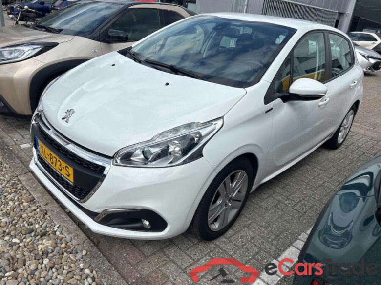 PEUGEOT 208 1.2 PureTech Signature