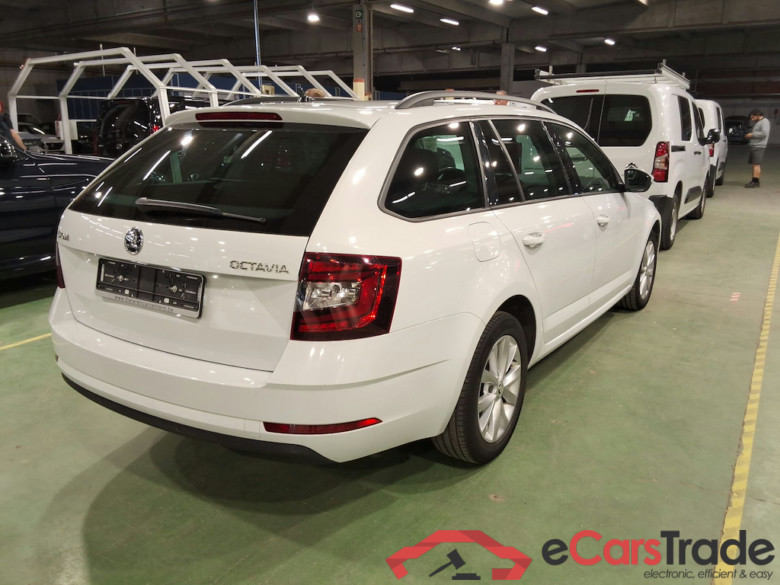 SKODA OCTAVIA COMBI DIESEL - 2017 1.6 CR TDi Ambition #4