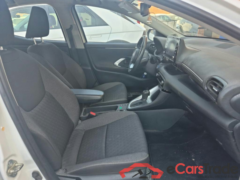 TOYOTA Yaris / 2020 / 5P / berlina con portón 1.5 120H Active Tech #6
