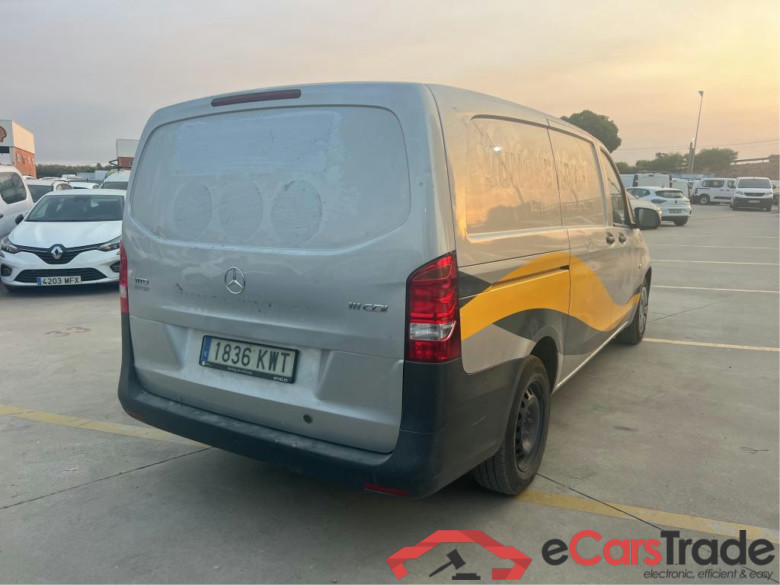 MERCEDES-BENZ Vito / 2014 / 4P / furgón 111 CDI Larga #2