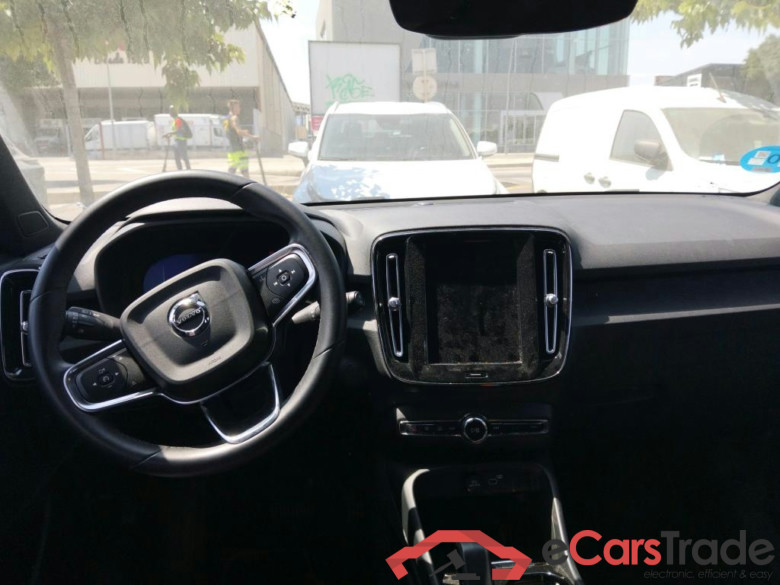 VOLVO XC40 / 2021 / 5P / todoterreno Recharge Twin Eléctrico Plus Auto AWD #3