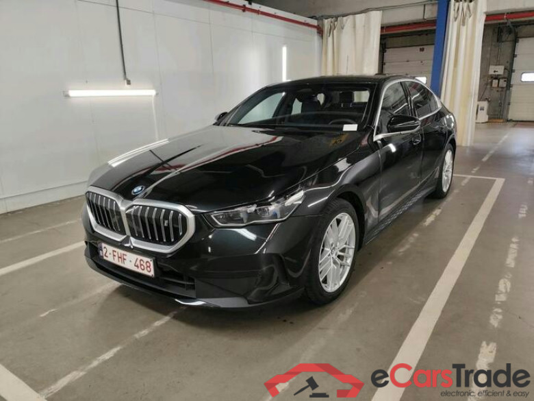 BMW i5 i5 eDrive40 250kW 250kW/340pk  4D/P Auto-1 - WLTP onvolledig