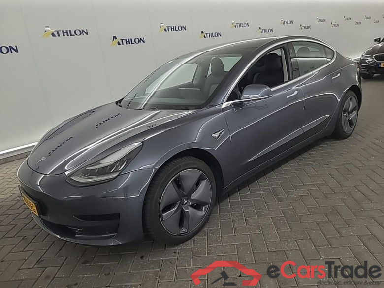 Tesla Model 3 Standard Range Plus RWD 4D 211kW
