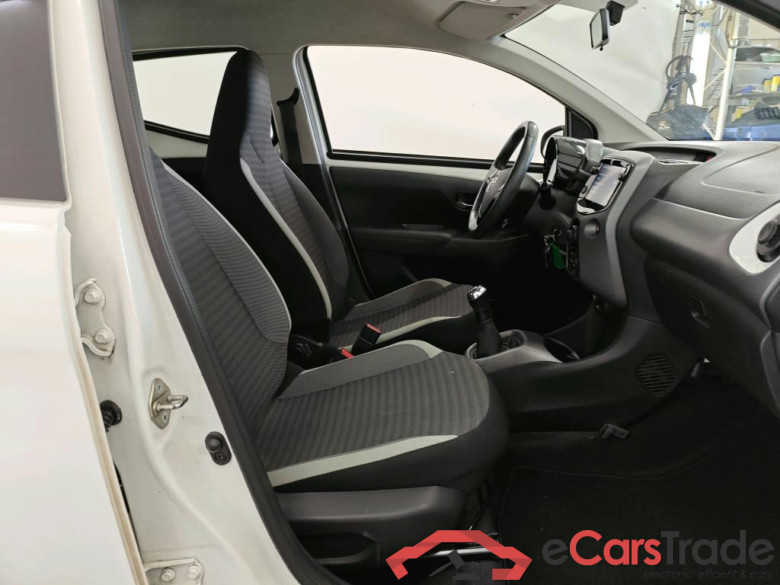 Toyota AYGO 1.0 VVT-i x-play 5d #3