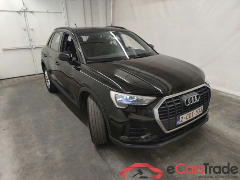 Audi Q3 45 TFSI e S tronic 5d #2