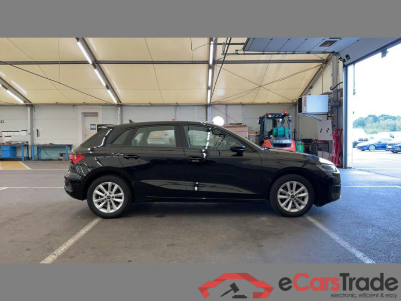 AUDI A3 Sportback 30 TFSI Attraction #5