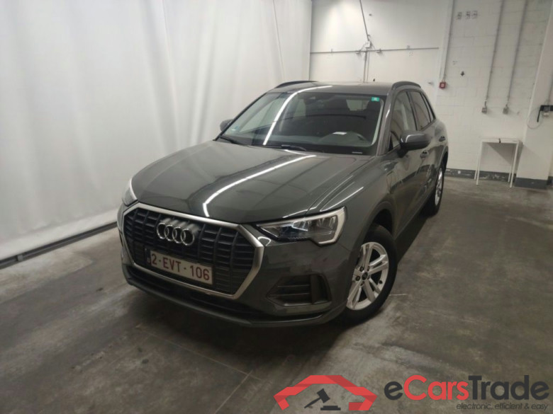 Audi Q3 45 TFSI e S tronic 5d