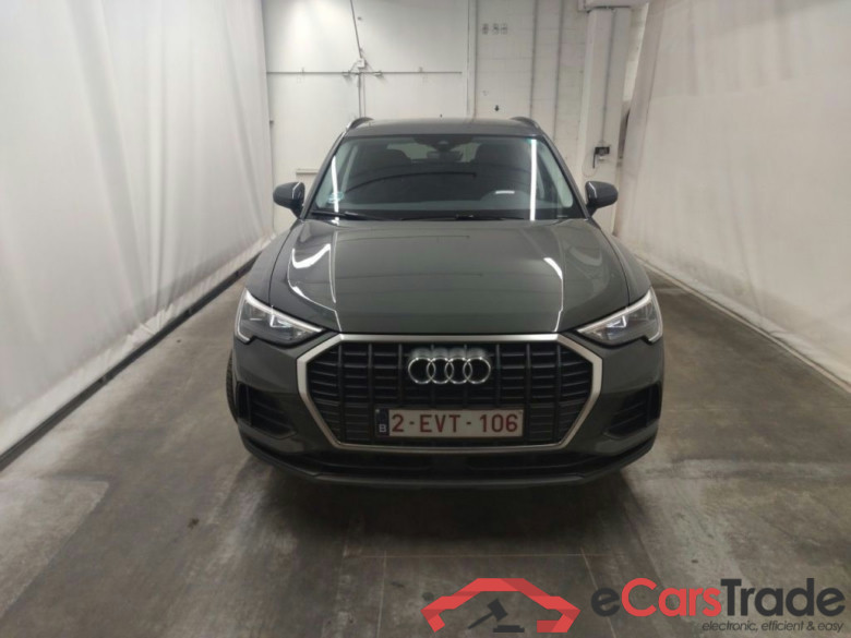 Audi Q3 45 TFSI e S tronic 5d #5