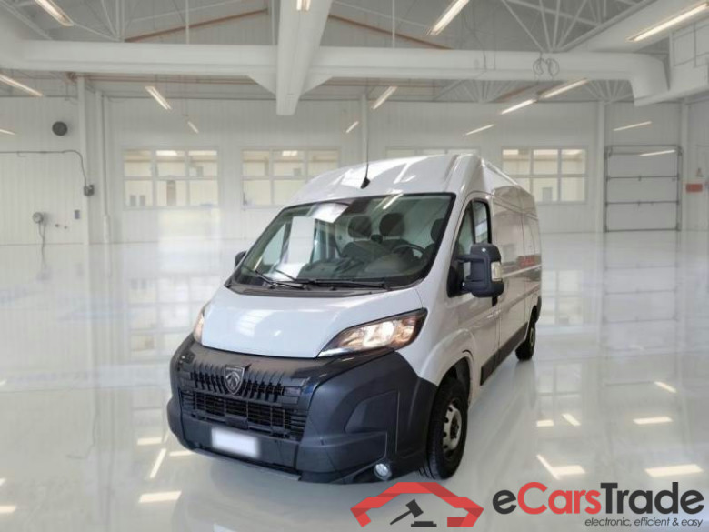 PEUGEOT BOXER / 2023 / 4P / FURGONE 2.2 BLUEHDI 120 SeS 330 L2H2