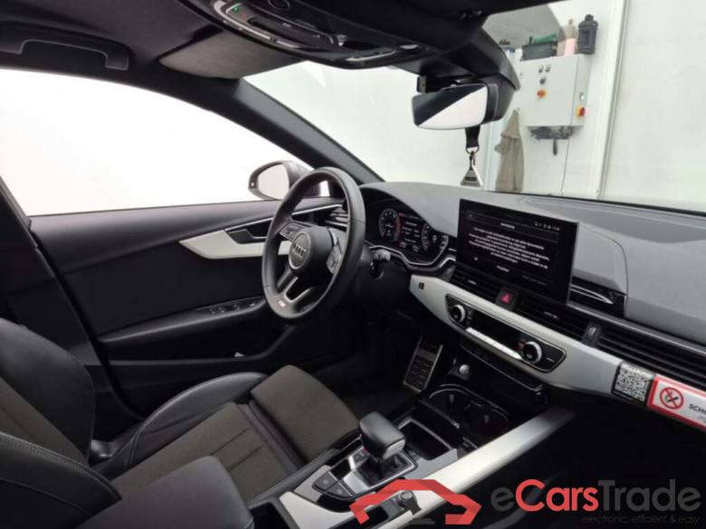 AUDI A4 Avant 35 TFSI S ed comp #3