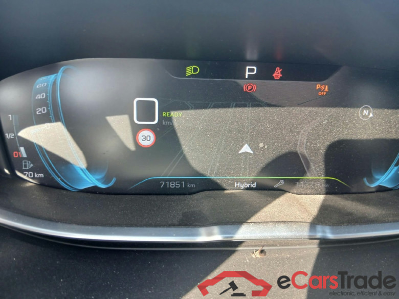 PEUGEOT 3008 Hybrid / 2020 / 5P / todoterreno 300 e-EAT8 GT #4