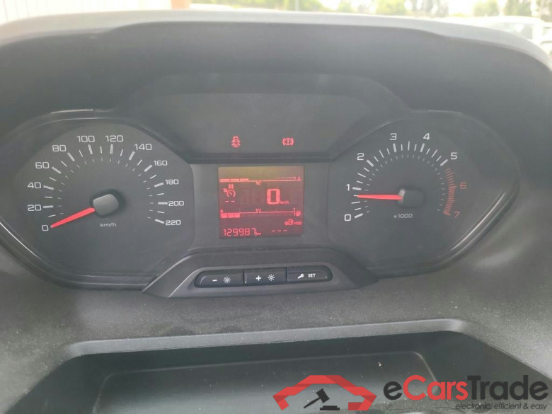 PEUGEOT Partner / 2018 / 3P / furgón derivado de turismo Pro Standard 600kg BlueHDi 73kW #4