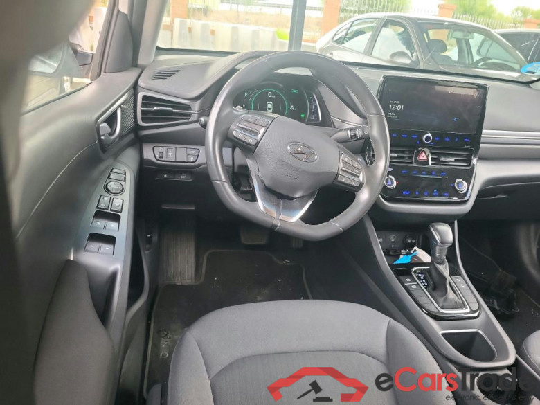 HYUNDAI IONIQ / 2019 / 5P / berlina con portón 1.6 GDI HEV Tecno DCT #3