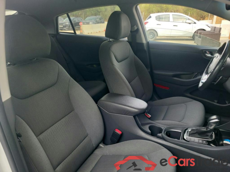 HYUNDAI IONIQ / 2019 / 5P / berlina con portón 1.6 GDI HEV Tecno DCT #6