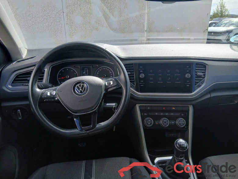 VOLKSWAGEN T-Roc / 2017 / 5P / todoterreno Advance 1.0 TSI 81kW (110CV) #3