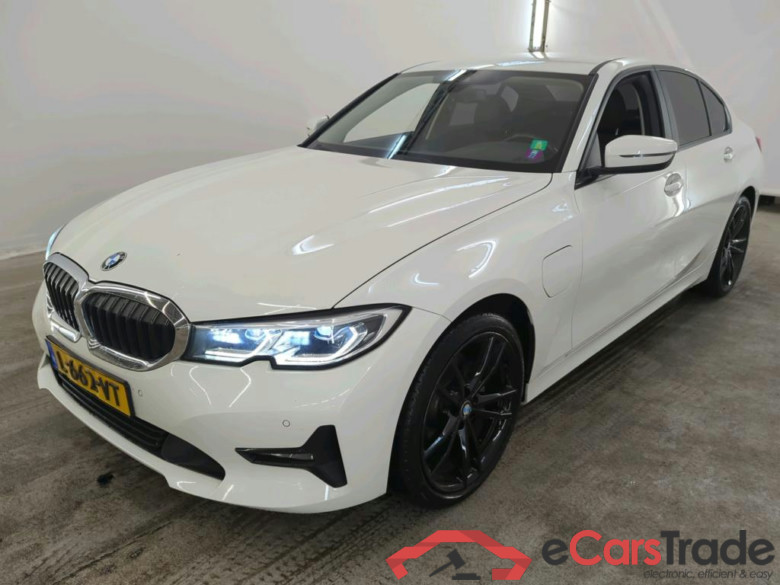 BMW 3 Serie Sedan 320e High Executive 4d + BMW Laserlight, Harman & Kardon