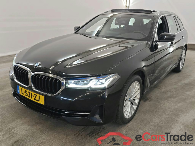 BMW 5 Serie Touring 520iA High Executive 5d + Pano, Harman & Kardon, BMW Laserlight #1