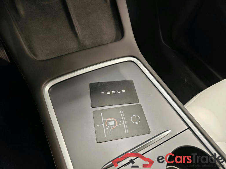 Tesla Model Y Long Range Dual Motor AWD 5d #4