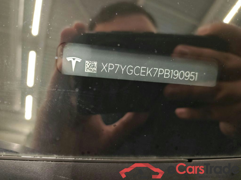 Tesla Model Y Long Range Dual Motor AWD 5d #6