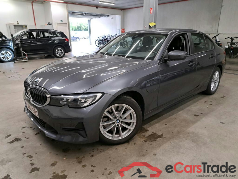 BMW - BMW 3 BERLINE 330e 292PK Business Edition With Heated Sensatec Sport Seats & Parking Assistant Pack  * HYBRID *