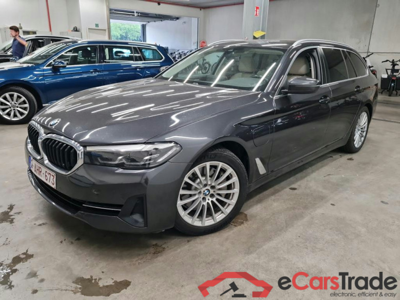 BMW - BMW 5 TOURING 530e 292PK With Dakota Heated Sport Seats & Pack Business & Driving Assistant & Parking Assistant Pack  * HYBRID *
