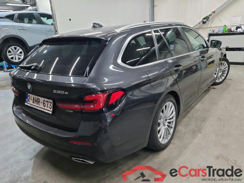 BMW - BMW 5 TOURING 530e 292PK With Dakota Heated Sport Seats & Pack Business & Driving Assistant & Parking Assistant Pack  * HYBRID * #2