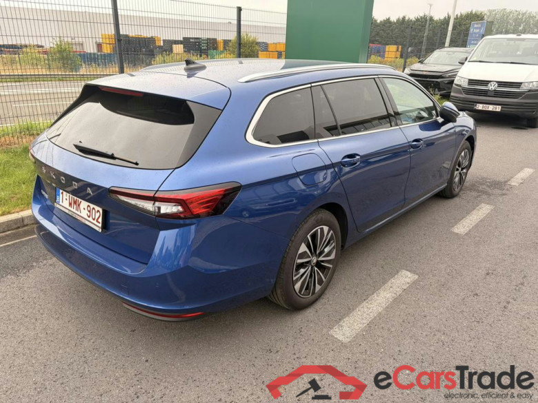 SKODA Superb Combi Superb Combi Anniversary Edition 1.5 TSI m-HEV 110kW (150ch) DSG7 #4