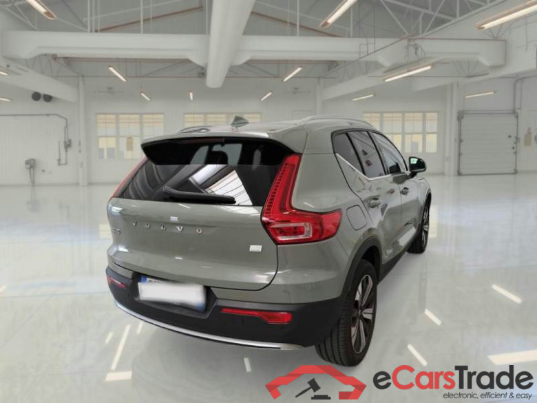 VOLVO XC40 / 2021 / 5P / SUV T5 RECHARGE PLUG-IN AUTO ULTIMATE BRIGHT #2