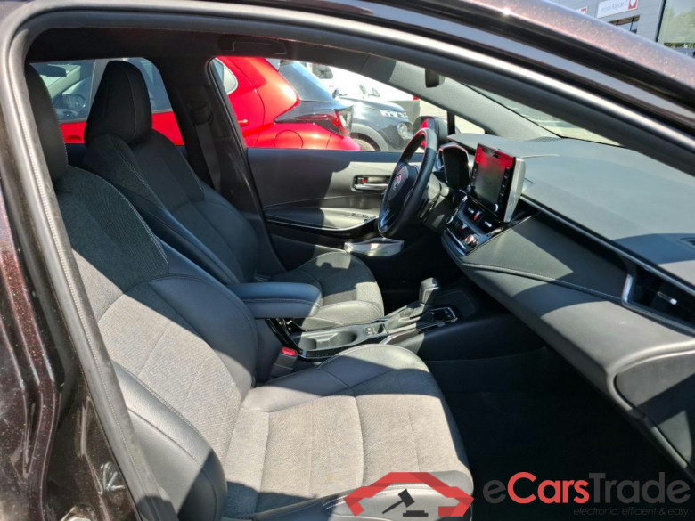 TOYOTA Corolla Touring Sports / 2018 / 5P / Break Hybride 184h Design #6