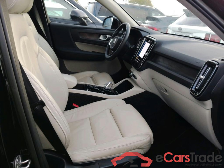 VOLVO XC40 / 2021 / 5P / todoterreno 1.5 T5 Recharge PHEV Bright Auto #6
