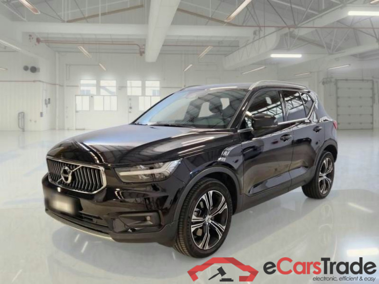 VOLVO XC40 / 2017 / 5P / SUV B4 AWD AUTOMATICO INSCRIPTION