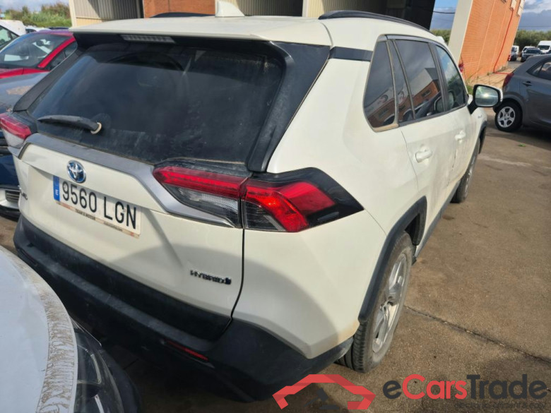 TOYOTA Rav4 / 2018 / 5P / todoterreno 2.5l 220H Advance 4WD #2