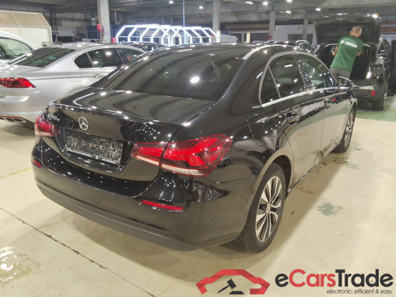 MERCEDES-BENZ A-CLASS LIMOUSINE 1.3 A 250 E BUSINESS SOLUTION DCT