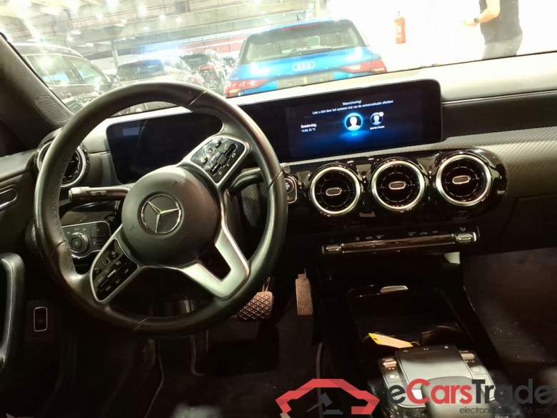 MERCEDES-BENZ CLA - Klasse 2.0 CLA 180 D BUSINESS SOLUTION DCT #1