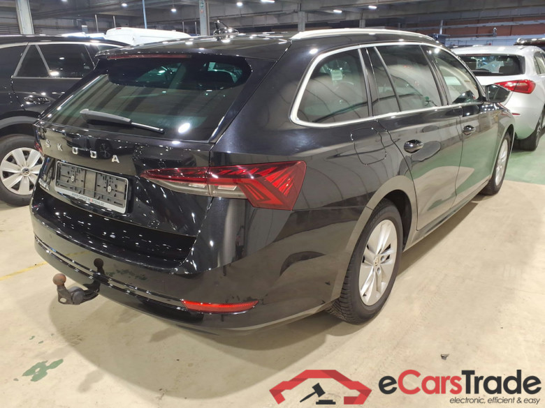 SKODA OCTAVIA COMBI 2.0 CRTDI 110KW CLEVER #1