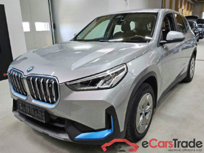 iX1 30 xDrive 64kWh